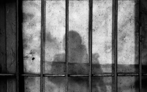 Relatos de detentas expõem condições precárias em presídio feminino na Bahia