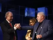 Lula anuncia Aloizio Mercadante para presidência d