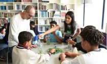 Escola em Santa Maria se destaca no combate à dengue com repelente natural