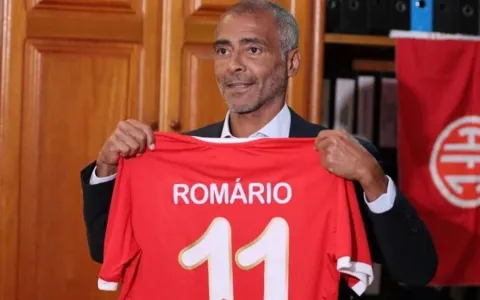Romário é inscrito pelo América-RJ e, aos 58, pode