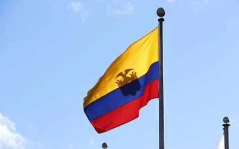 Equador fica até 13 horas sem eletricidade por cau
