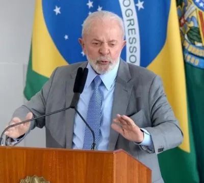 TSE multa coligação de Lula por propaganda negativ