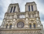Símbolo cristão pega fogo em Paris