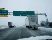 Baixas temperaturas congelam rodovias e fecham esc