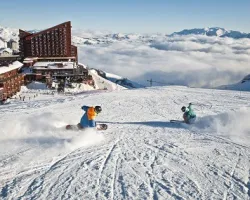 Pistas de vários níveis e bons hotéis levam esquia