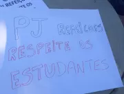 Estudantes da UFU fazem protesto contra atrasos e 