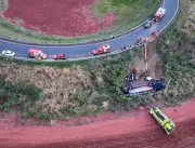 Ônibus cai de ribanceira no Anel Viário Norte, em 