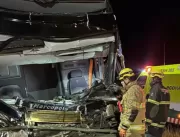 Acidente entre ônibus e carreta deixa sete feridos