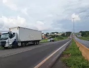 Homem morre após ser atropelado por caminhão na BR