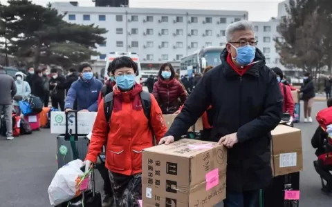 China tem 1.770 mortes por coronavírus; escolas co