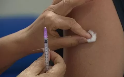 Prefeitura de São Luís leva vacinação contra a gri