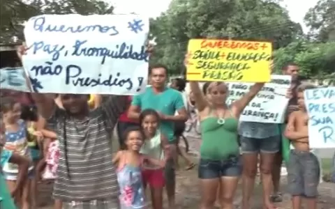 Comunidade Mercês realiza protesto contra construç