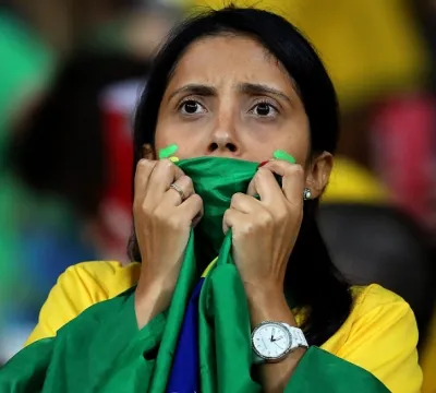 Torcida Brasileira chora com a derrota para Aleman