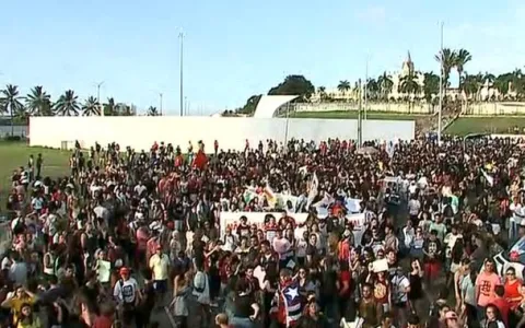 Protesto: manifestantes realizam ato em São Luís contra o bloqueio de verbas na educação