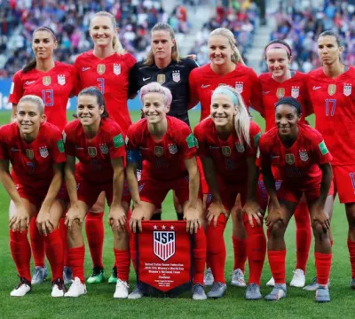 Copa do Mundo Feminina: EUA enfrenta França e favo