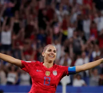 Copa do Mundo Feminina: EUA vence Inglaterra por 2 a 1 e segue para final 