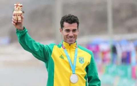 Brasil conquista três medalhas em domingo de dispu