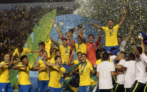 Brasil vence México de virada, com gol nos acrésci