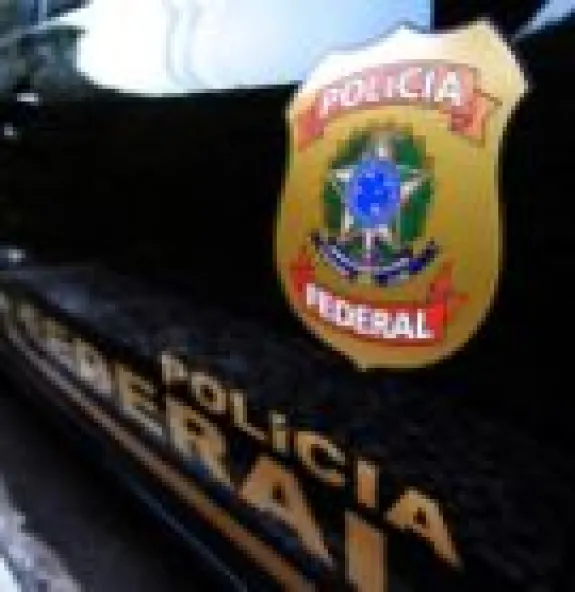Polícia Federal realiza operação contra advogados 