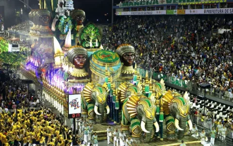 Passarela do Samba em São Paulo recebe sete escola