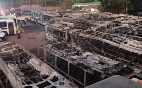 Incêndio atinge garagem de ônibus em São José de Ribamar