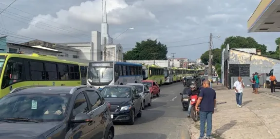 Rodoviários iniciam paralisação de advertência após assassinato de motorista em São Luís