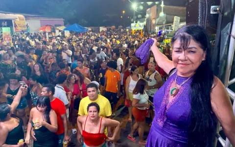 Lava-pratos de Carnaval de Fátima Araújo entra para a história com recorde de público no bairro Vila Lobão 