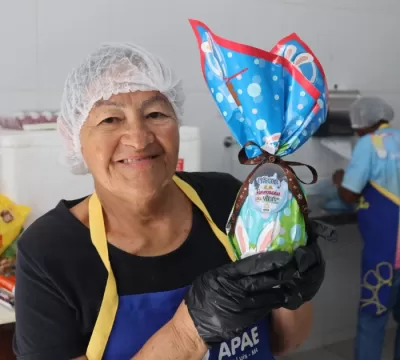 APAE de São Luís capacita familiares em produção de ovos de páscoa para incrementar renda