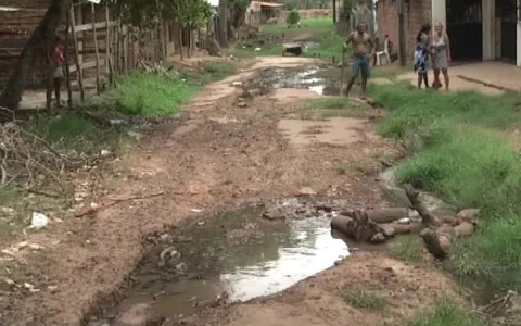 Moradores da Comunidade do Cruzeiro de Santa Bárbara reclamam do abandono