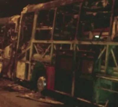 Dois ônibus são  incendiados  na zona leste de SP 