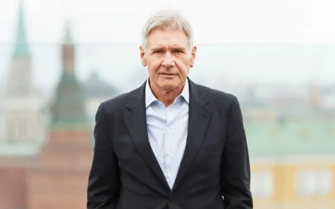 Harrison Ford deixa hospital após acidente