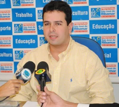 MP-MA aciona o ex-prefeito Gil Cutrim por enriquec