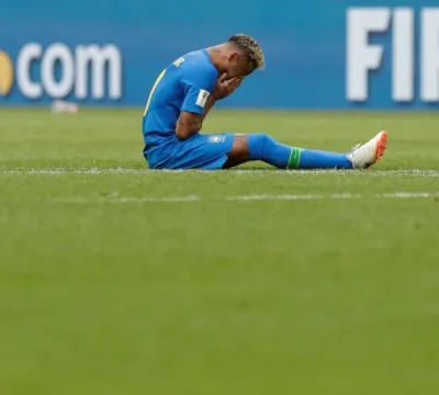 Após derrota, Neymar diz que vive momento mais tri