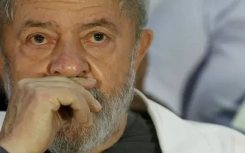 PGR diz acompanhar caso Lula e volta a defender pr