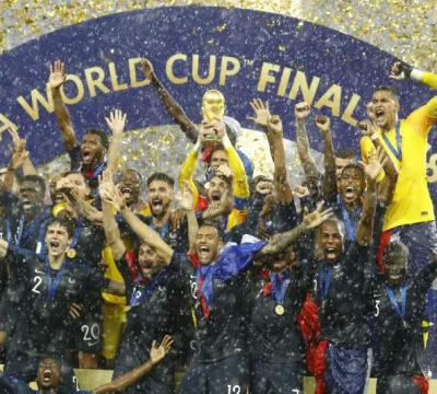 França conquista segunda Copa e se iguala ao Urugu