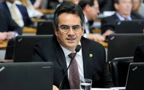Supremo rejeita denúncia contra senador Ciro Nogue