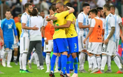 Brasil ganha nos acréscimos da Argentina por 1x0