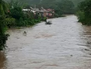 Chuva deixa desabrigados em Pau Brasil, no sul da 