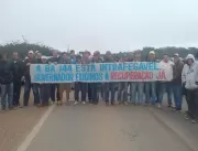 População bloqueia a BA 144 no município de Várzea