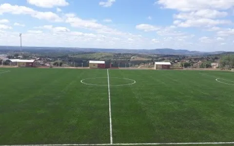 Estádio Municipal de Mairi recebe grama sintética
