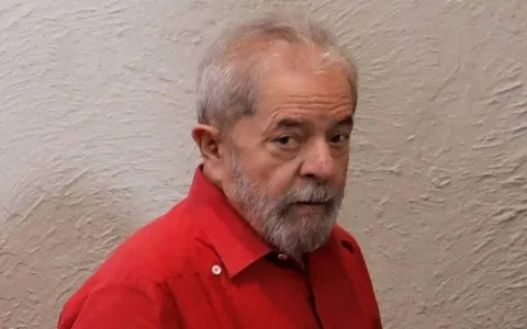 Justiça autoriza transferência de Lula para São Pa