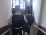 VÍDEO: Filho é preso por agredir com socos, chutes