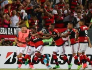 Flamengo vence no Maracanã e fica perto de avançar