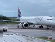 ASSISTA: Ave se choca com avião que seguia para Sã