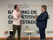 João Azevêdo recebe premiação em São Paulo como de