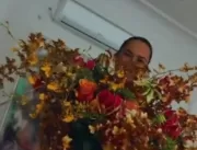 Neymar troca beijos com atriz e manda flores no di