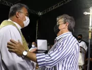João Azevêdo recebe homenagem na Festa da Penha pe