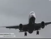 Tempestade Eunice: Aviões lutam contra fortes vent
