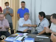 Prefeito do PSDB recebe visita de João Azevêdo e r