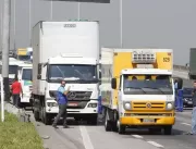 [VÍDEO] Com alta do diesel, caminhoneiros ameaçam 